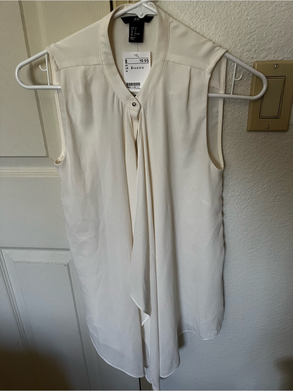 H&M White Sleeveless Tie-Front Camisole
